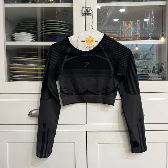 Gymshark Tops - Gymshark Women’s Small Gray & Black Cropped Long-sleeve Athletic Top
